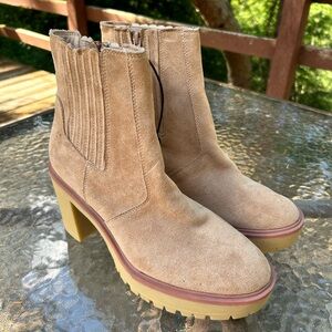 Oasis Society boots from Altar’d state, still have Altar’d state tag. Never worn